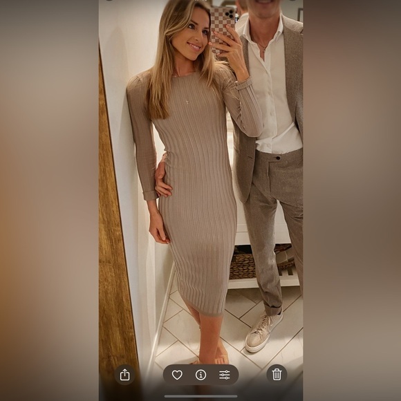 Forever 21 Tan Ribbed Mock Neck Bodycon Dress - Picture 1 of 2